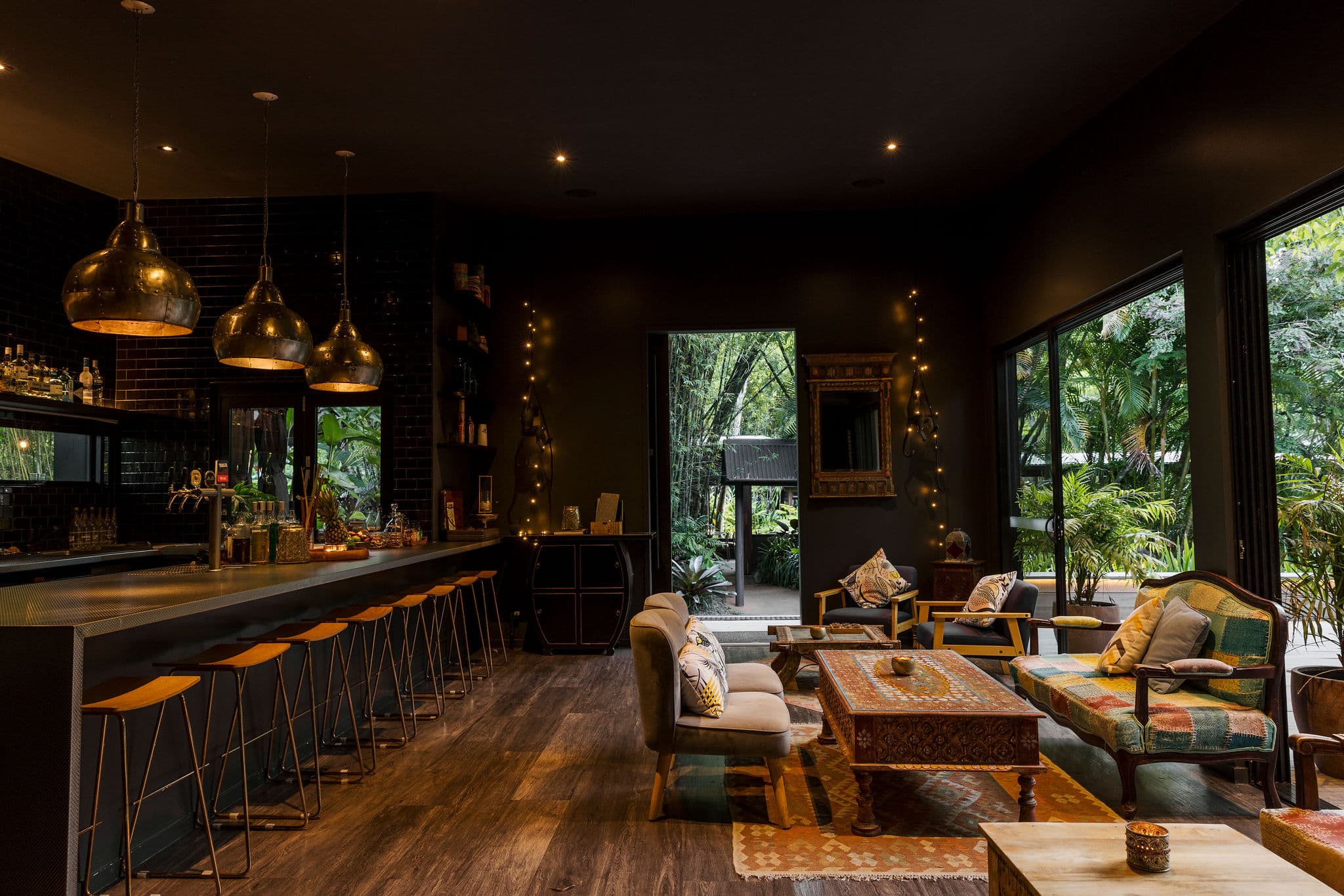 Hong Sa Bar Cocktail Lounge